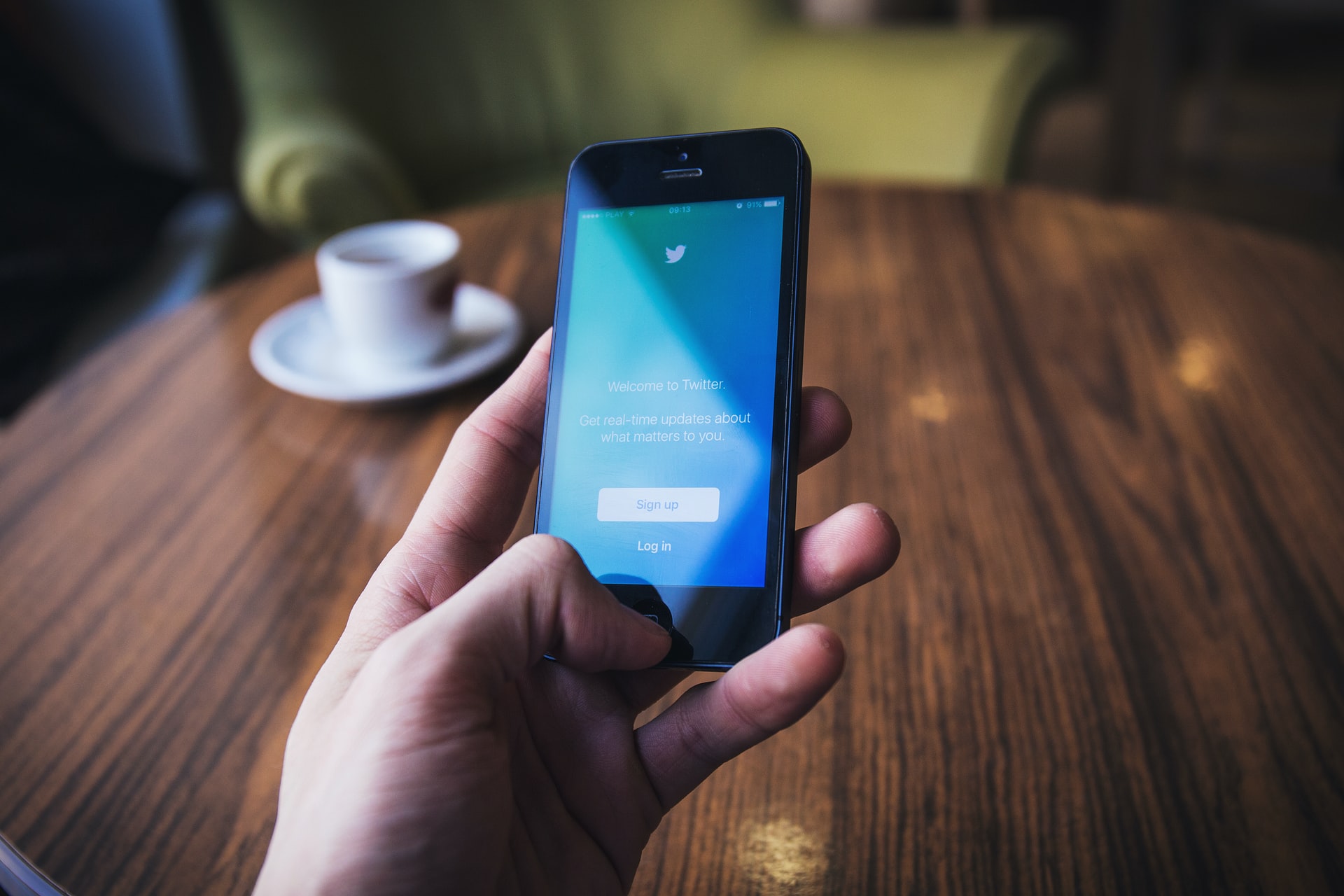 Twitter sta pensando di mostrare alcuni tweet solo agli “amici fidati”