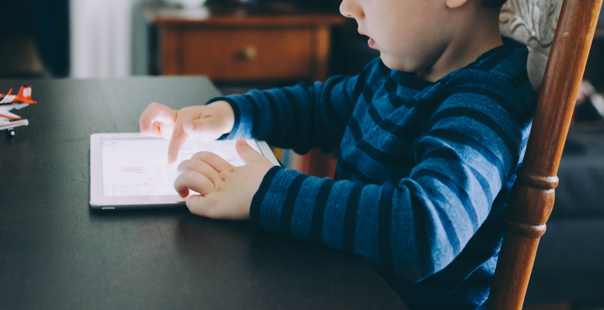 Facebook ha fatto sforzi per attirare online i bambini ben oltre Instagram Kids