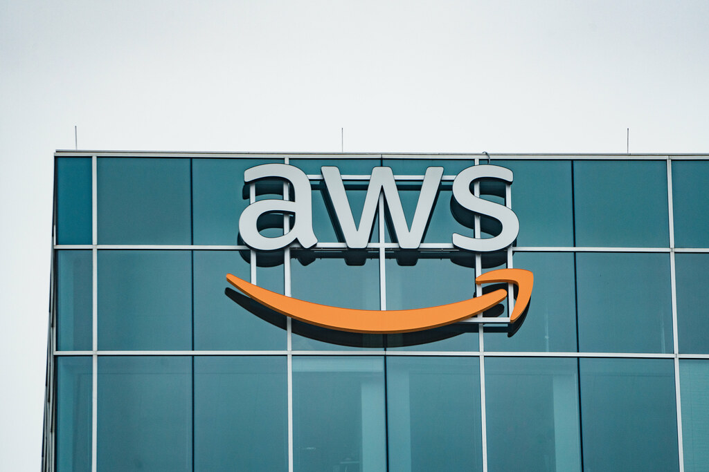 Amazon Web Services ha messo al bando Nso, l’azienda produttrice di Pegasus