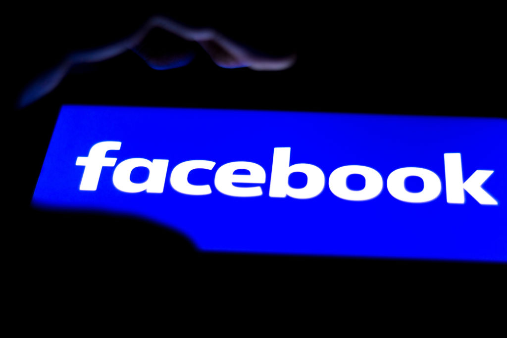 Un trojan su Android ha violato migliaia di account Facebook