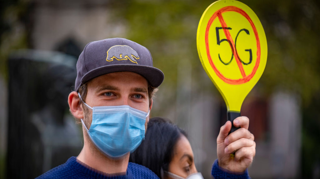 Secondo uno studio, più di 500 siti web fanno affari d’oro con le fake news