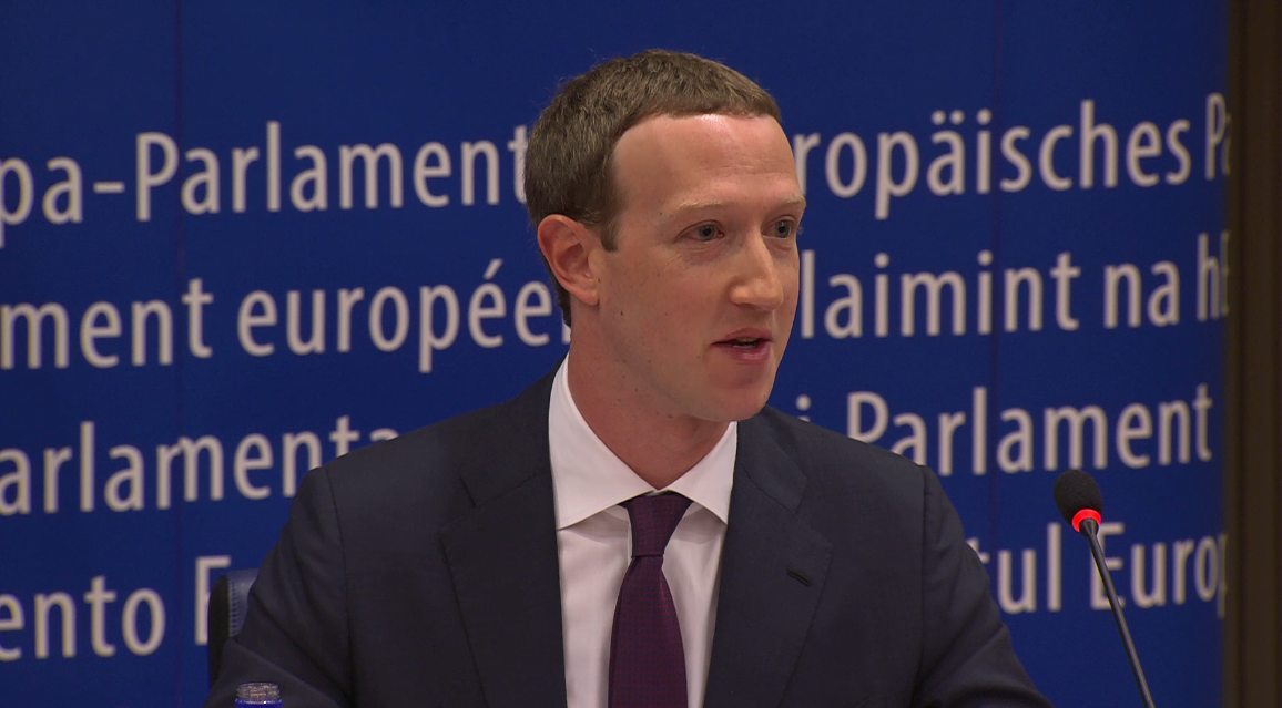Mark Zuckerberg al Parlamento Europeo Mark Zuckerberg al Parlamento Europeo